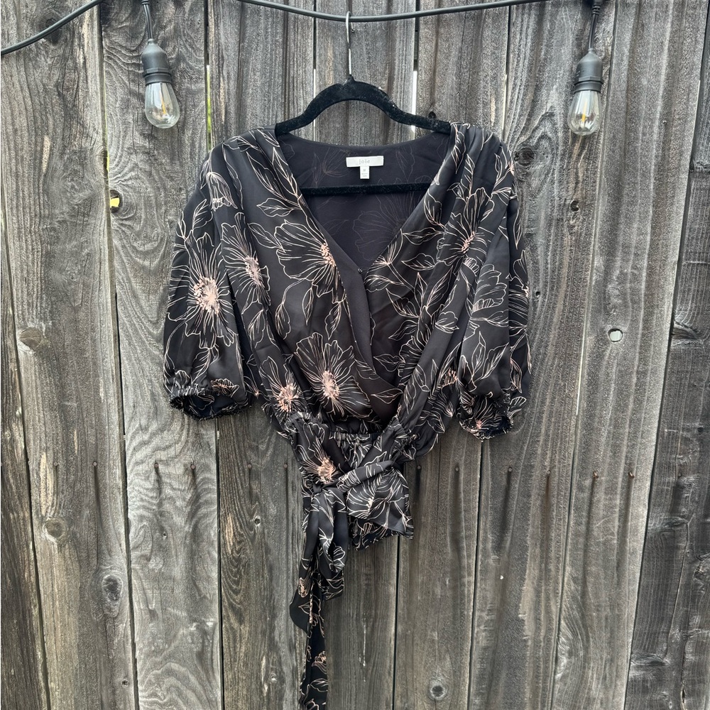 Joie Macie Black and Cream Tan Floral V Neck Wrap Cropped Blouse size small